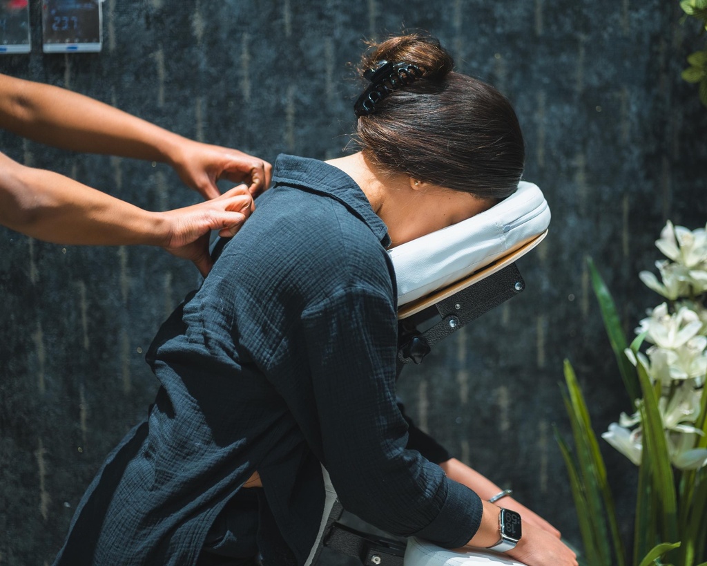 [Massage] 30min Back and Neck Massage