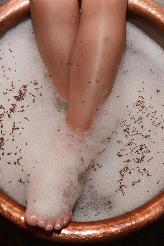 [Pedicure] Foot Scrub (45mins)